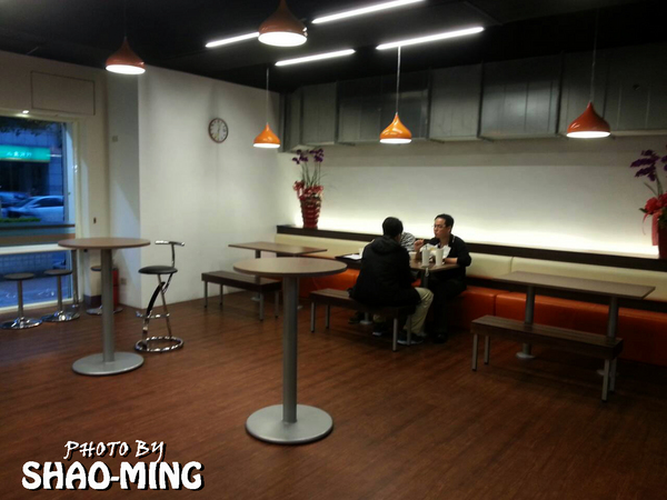 Burger Talks 淘客漢堡:(三重)東西岸道地速食『Burger Talks 淘客漢堡』新開幕優質速食餐廳