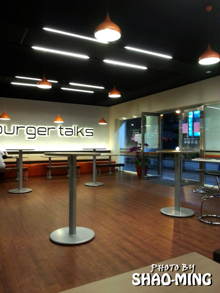 Burger Talks 淘客漢堡:(三重)東西岸道地速食『Burger Talks 淘客漢堡』新開幕優質速食餐廳