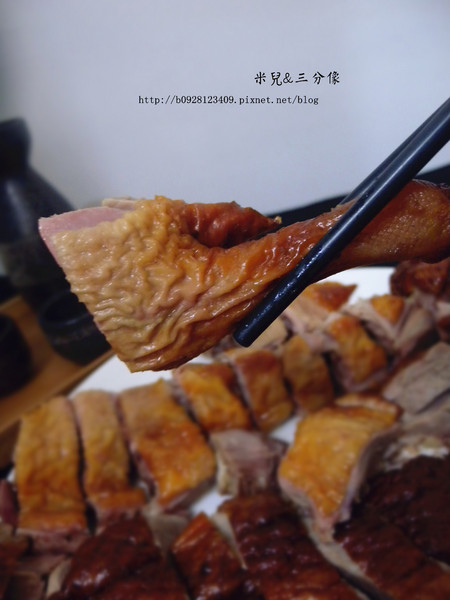 便宜坊北平烤鴨：[宅配]  便宜坊 北平烤鴨  不用出門排隊排到發瘋就可以吃到超好吃的 一鴨三吃!! 趕緊來看看是哪間這麼厲害吧!