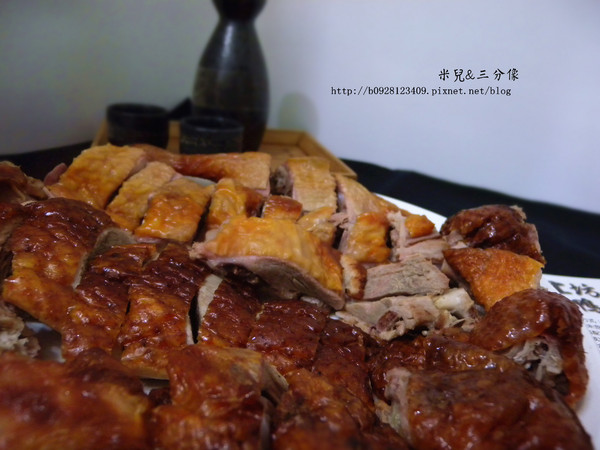 便宜坊北平烤鴨：[宅配]  便宜坊 北平烤鴨  不用出門排隊排到發瘋就可以吃到超好吃的 一鴨三吃!! 趕緊來看看是哪間這麼厲害吧!