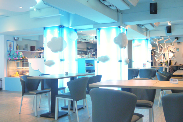 u*ki smile coffee:充滿可愛地中海藍白風情的「u*ki smile coffee」體驗