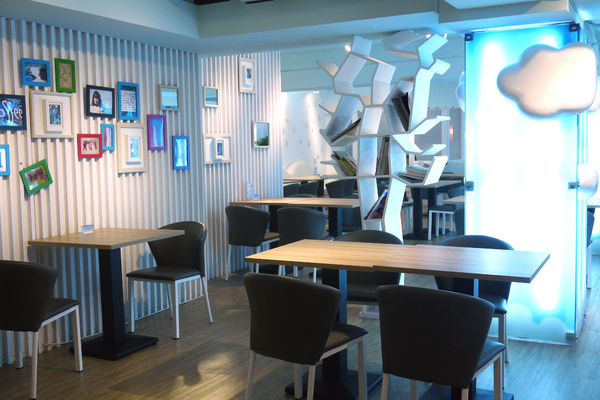 u*ki smile coffee:充滿可愛地中海藍白風情的「u*ki smile coffee」體驗