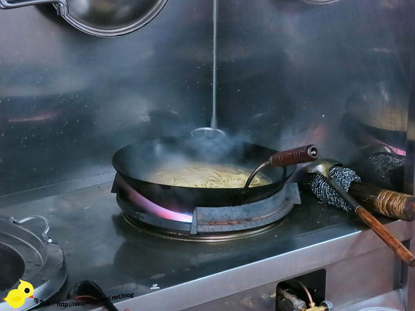 台北-三重-雞籠咖哩炒麵-料多味美的美食小吃-咖哩炒飯-咖哩米粉-赤肉湯-豬肝湯