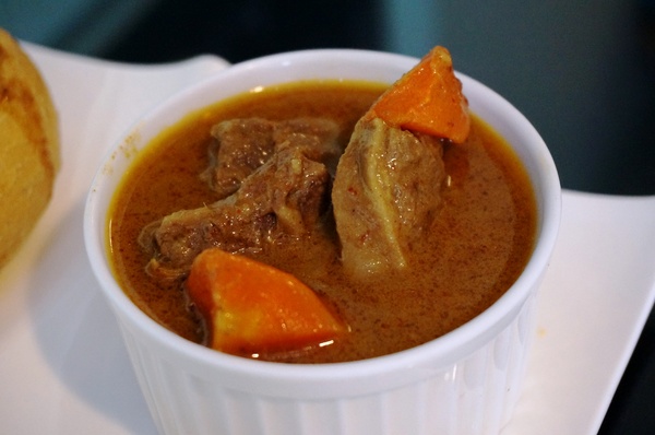 暖暖食飲：[大安] 暖暖食飲：吃了讓人心暖暖的咖哩麵包盅