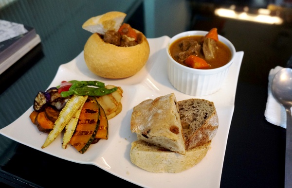 暖暖食飲：[大安] 暖暖食飲：吃了讓人心暖暖的咖哩麵包盅