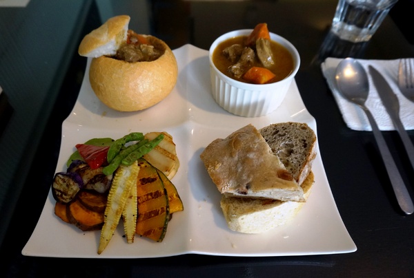 暖暖食飲：[大安] 暖暖食飲：吃了讓人心暖暖的咖哩麵包盅