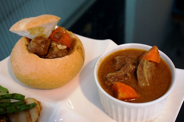 暖暖食飲：[大安] 暖暖食飲：吃了讓人心暖暖的咖哩麵包盅