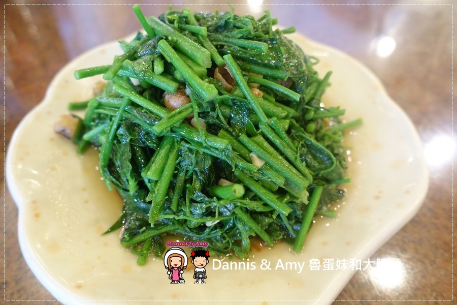 20160821《新竹芎林美食》台灣古早味甕窯雞-新竹風城店 千萬別只點招牌甕窯雞其實少見的新鮮野菜更是必點︱ 竹東交流道附近附免費停車場 ~活動花絮影片 (31).jpg