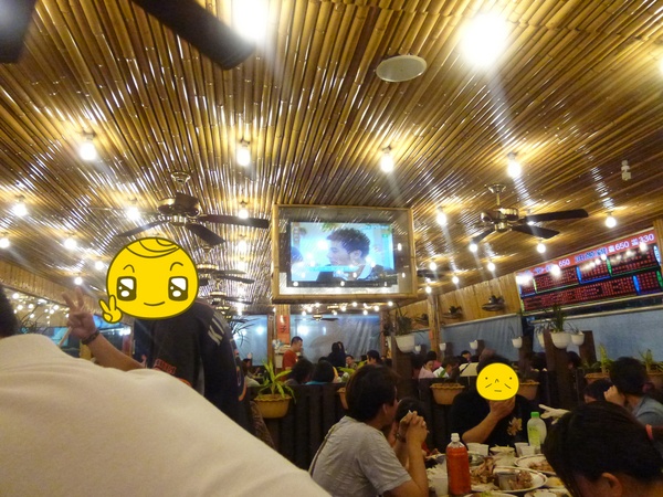 台灣古早味甕窯雞(新竹店)：【新竹芎林】金碧輝煌甕窯城，生意好到炸掉－台灣古早味甕窯雞