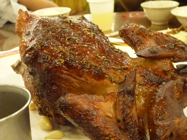 台灣古早味甕窯雞(新竹店)：【新竹芎林】金碧輝煌甕窯城，生意好到炸掉－台灣古早味甕窯雞