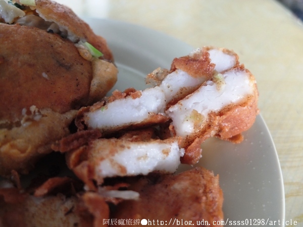 蔡家蚵嗲:【美食特搜。台南北區】蔡家蚵嗲。蚵嗲 肉嗲 外皮酥香無比 餡料塞到滿滿滿!