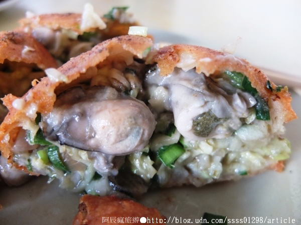 蔡家蚵嗲:【美食特搜。台南北區】蔡家蚵嗲。蚵嗲 肉嗲 外皮酥香無比 餡料塞到滿滿滿!
