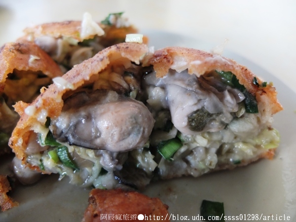 蔡家蚵嗲:【美食特搜。台南北區】蔡家蚵嗲。蚵嗲 肉嗲 外皮酥香無比 餡料塞到滿滿滿!