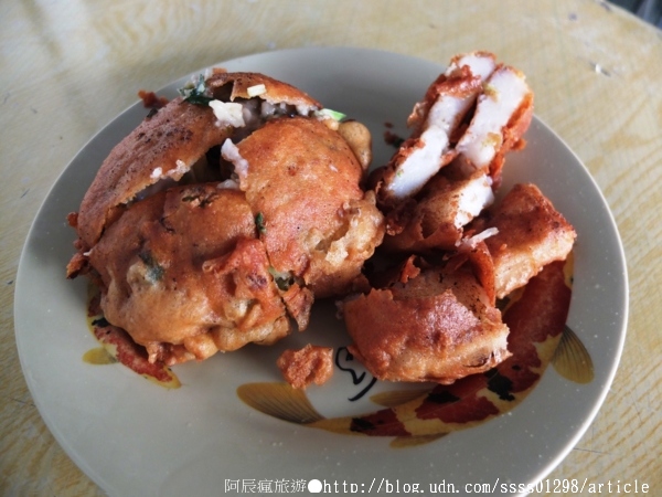 蔡家蚵嗲:【美食特搜。台南北區】蔡家蚵嗲。蚵嗲 肉嗲 外皮酥香無比 餡料塞到滿滿滿!