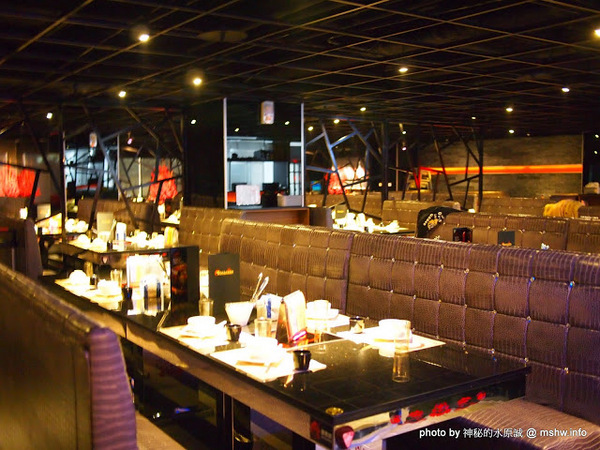 嗆頂級麻辣鴛鴦鍋(中港店)：【食記】台中嗆頂級鴛鴦麻辣鍋@西區BRT中正國小 : 小蒙牛的麻辣火鍋吃到飽,送餐快速,食材尚可…推薦給喜歡吃肉喝麻辣的人