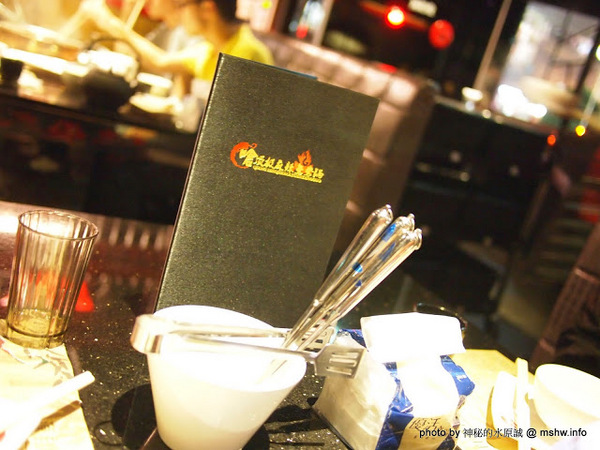 嗆頂級麻辣鴛鴦鍋(中港店)：【食記】台中嗆頂級鴛鴦麻辣鍋@西區BRT中正國小 : 小蒙牛的麻辣火鍋吃到飽,送餐快速,食材尚可…推薦給喜歡吃肉喝麻辣的人