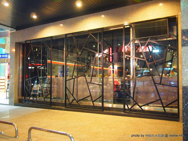 嗆頂級麻辣鴛鴦鍋(中港店)：【食記】台中嗆頂級鴛鴦麻辣鍋@西區BRT中正國小 : 小蒙牛的麻辣火鍋吃到飽,送餐快速,食材尚可…推薦給喜歡吃肉喝麻辣的人