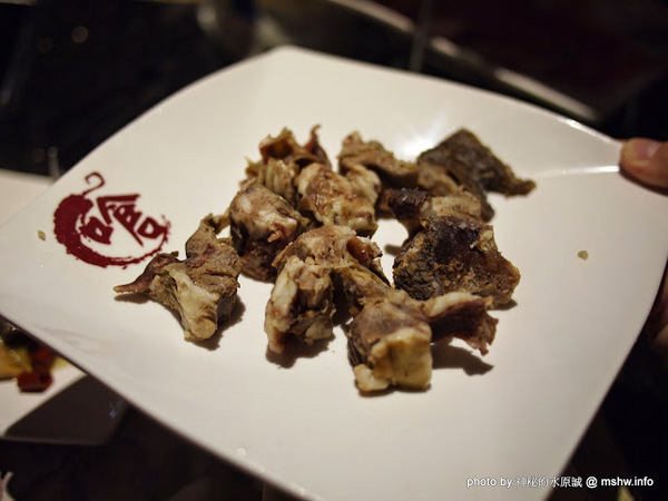 嗆頂級麻辣鴛鴦鍋(中港店)：【食記】台中嗆頂級鴛鴦麻辣鍋@西區BRT中正國小 : 小蒙牛的麻辣火鍋吃到飽,送餐快速,食材尚可…推薦給喜歡吃肉喝麻辣的人