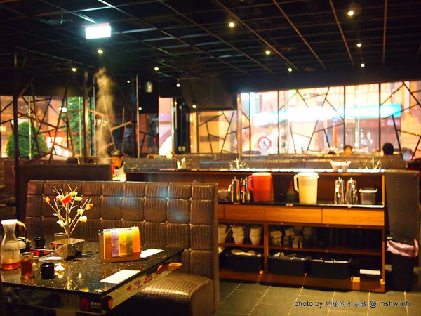 嗆頂級麻辣鴛鴦鍋(中港店)：【食記】台中嗆頂級鴛鴦麻辣鍋@西區BRT中正國小 : 小蒙牛的麻辣火鍋吃到飽,送餐快速,食材尚可…推薦給喜歡吃肉喝麻辣的人