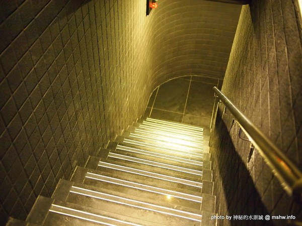 嗆頂級麻辣鴛鴦鍋(中港店)：【食記】台中嗆頂級鴛鴦麻辣鍋@西區BRT中正國小 : 小蒙牛的麻辣火鍋吃到飽,送餐快速,食材尚可…推薦給喜歡吃肉喝麻辣的人