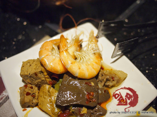 嗆頂級麻辣鴛鴦鍋(中港店)：【食記】台中嗆頂級鴛鴦麻辣鍋@西區BRT中正國小 : 小蒙牛的麻辣火鍋吃到飽,送餐快速,食材尚可…推薦給喜歡吃肉喝麻辣的人