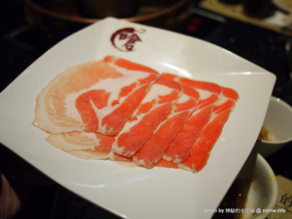 嗆頂級麻辣鴛鴦鍋(中港店)：【食記】台中嗆頂級鴛鴦麻辣鍋@西區BRT中正國小 : 小蒙牛的麻辣火鍋吃到飽,送餐快速,食材尚可…推薦給喜歡吃肉喝麻辣的人