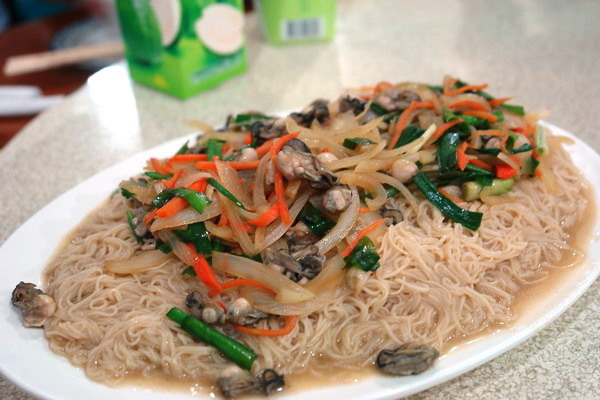 英賓海產餐廳：英賓海產餐廳--布袋港的老字號--蚵仔麵線不如前