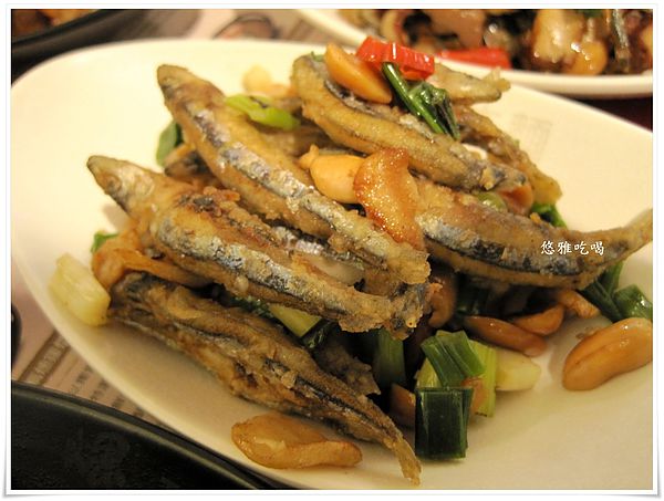 鄧師傅煨功夫麵(巨蛋店):【吃高雄】鄧師傅煨功夫麵(巨蛋店),美食街也有好滋味