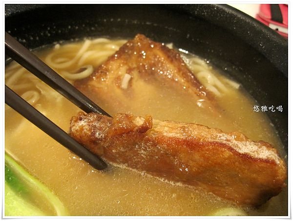 鄧師傅煨功夫麵(巨蛋店):【吃高雄】鄧師傅煨功夫麵(巨蛋店),美食街也有好滋味