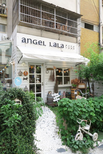 Angel LaLa 夢幻家居‧小屋雜貨：【台中雜貨小店】Angel LaLa夢幻家居·小屋雜貨~鄉村風格，少女心爆發拉~~