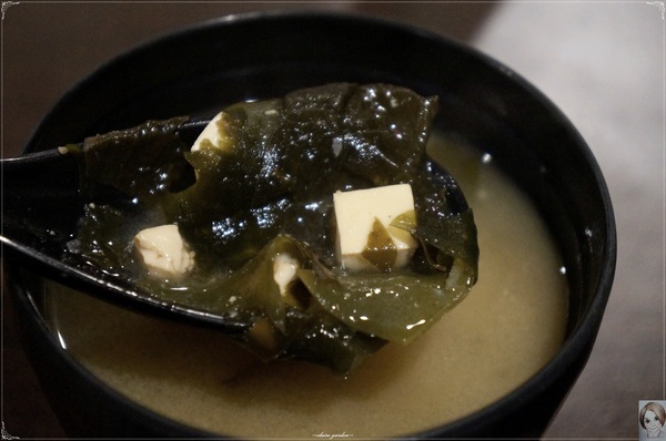 多摩食堂:台北天母多摩食堂~cp值高日式套餐-炸蝦與烤雞腿的雙重組合