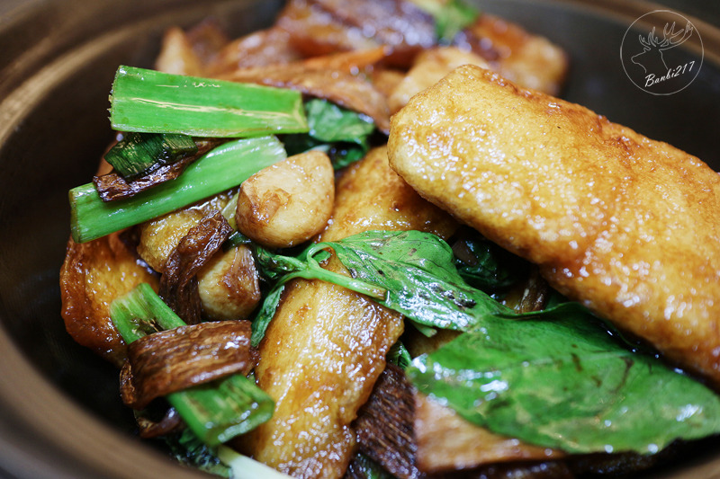 Banbi217 美食旅遊: 礁溪長榮鳳凰酒店竹芬廳中式料理,桌邊片皮服務的蒜香當紅炸子雞[宜蘭美食旅遊](邀約)