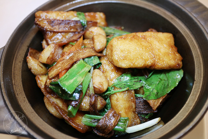 Banbi217 美食旅遊: 礁溪長榮鳳凰酒店竹芬廳中式料理,桌邊片皮服務的蒜香當紅炸子雞[宜蘭美食旅遊](邀約)