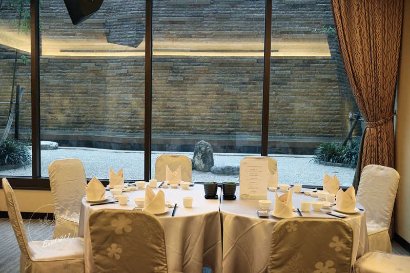 Banbi217 美食旅遊: 礁溪長榮鳳凰酒店竹芬廳中式料理,桌邊片皮服務的蒜香當紅炸子雞[宜蘭美食旅遊](邀約)