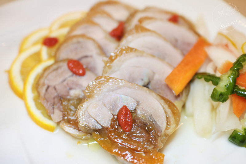 Banbi217 美食旅遊: 礁溪長榮鳳凰酒店竹芬廳中式料理,桌邊片皮服務的蒜香當紅炸子雞[宜蘭美食旅遊](邀約)