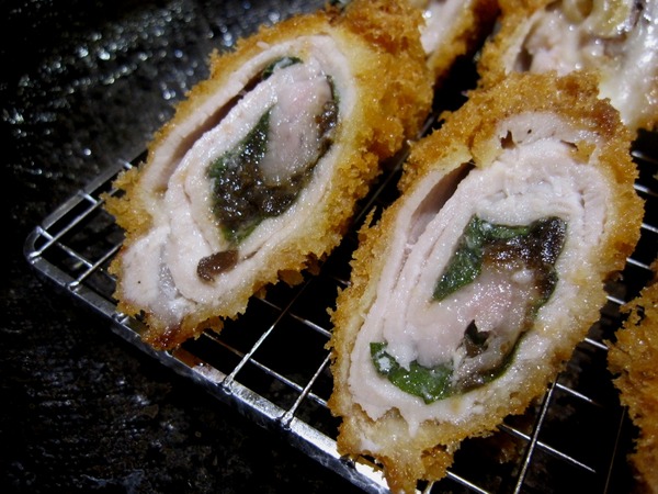 富士印日式炸豬排(內湖文德店)：富士印日式炸豬排 : 創意又美味的花漾綜合捲