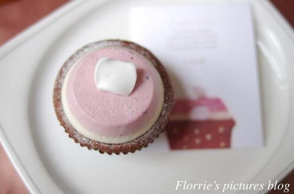 CUPETIT 卡柏蒂杯子費南雪：台北大安區美食~CUPETIT卡柏蒂杯子費南雪(科技大樓捷運站)~輕飄飄的草莓雲絮杯子費南雪！