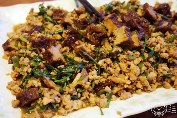 宏國-極品特製豆干：※ 宏國極品特製豆干 ※【星羽是吃貨-台中/宅配】手工新鮮製作，無人工添加及防腐劑素食豆干，單吃涮嘴做料理也好美味~