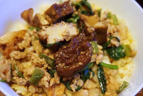 宏國-極品特製豆干：※ 宏國極品特製豆干 ※【星羽是吃貨-台中/宅配】手工新鮮製作，無人工添加及防腐劑素食豆干，單吃涮嘴做料理也好美味~