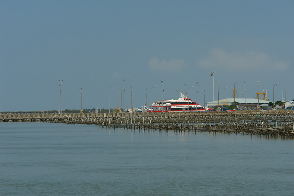 嘉義布袋漁港 潮間帶休閒館：嘉義布袋漁港 潮間帶休閒--真正愛台灣生態文青之旅