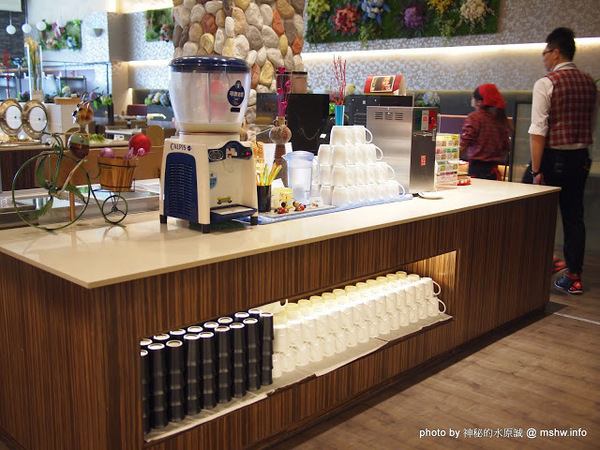 食觀天下複合式餐廳：【食記】彰化食觀天下複合式餐廳@員林 : 食材新鮮,種類多元的海鮮百匯自助餐,算是對得起價格吧!