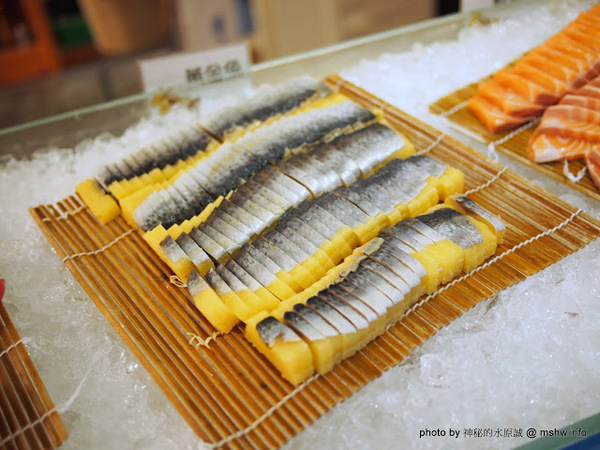 食觀天下複合式餐廳：【食記】彰化食觀天下複合式餐廳@員林 : 食材新鮮,種類多元的海鮮百匯自助餐,算是對得起價格吧!