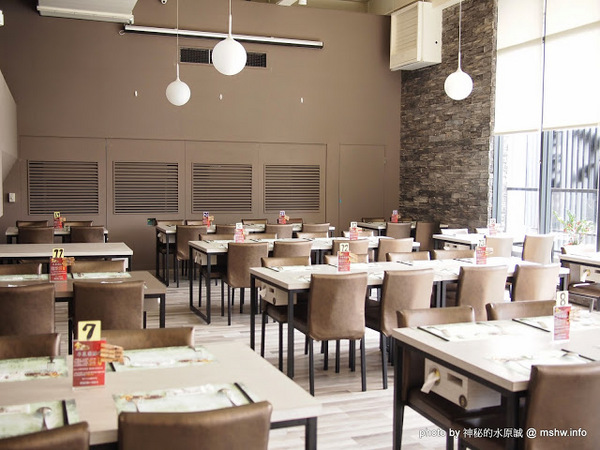 食觀天下複合式餐廳：【食記】彰化食觀天下複合式餐廳@員林 : 食材新鮮,種類多元的海鮮百匯自助餐,算是對得起價格吧!