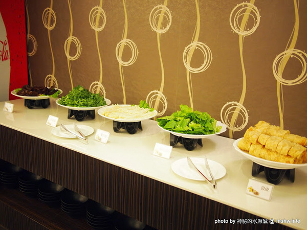 食觀天下複合式餐廳：【食記】彰化食觀天下複合式餐廳@員林 : 食材新鮮,種類多元的海鮮百匯自助餐,算是對得起價格吧!