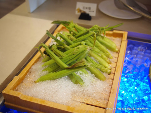 食觀天下複合式餐廳：【食記】彰化食觀天下複合式餐廳@員林 : 食材新鮮,種類多元的海鮮百匯自助餐,算是對得起價格吧!