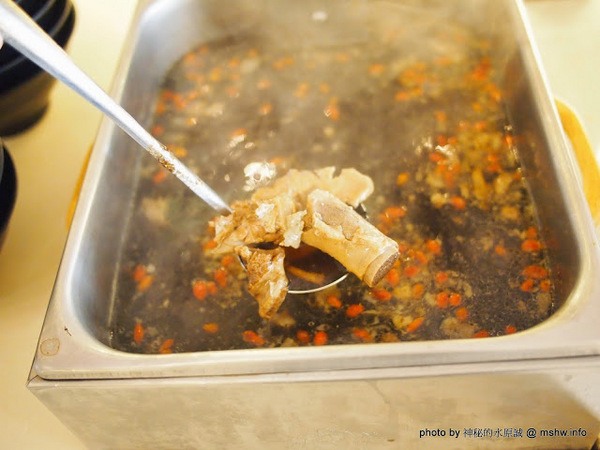 食觀天下複合式餐廳：【食記】彰化食觀天下複合式餐廳@員林 : 食材新鮮,種類多元的海鮮百匯自助餐,算是對得起價格吧!