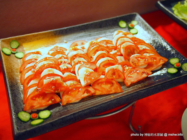 食觀天下複合式餐廳：【食記】彰化食觀天下複合式餐廳@員林 : 食材新鮮,種類多元的海鮮百匯自助餐,算是對得起價格吧!