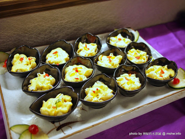 食觀天下複合式餐廳：【食記】彰化食觀天下複合式餐廳@員林 : 食材新鮮,種類多元的海鮮百匯自助餐,算是對得起價格吧!