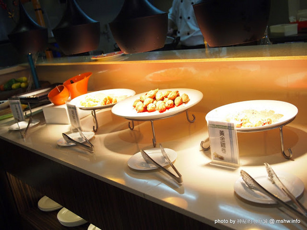 食觀天下複合式餐廳：【食記】彰化食觀天下複合式餐廳@員林 : 食材新鮮,種類多元的海鮮百匯自助餐,算是對得起價格吧!