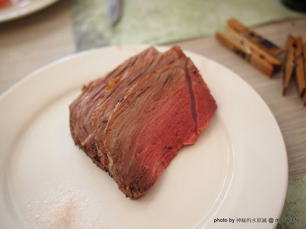 食觀天下複合式餐廳：【食記】彰化食觀天下複合式餐廳@員林 : 食材新鮮,種類多元的海鮮百匯自助餐,算是對得起價格吧!